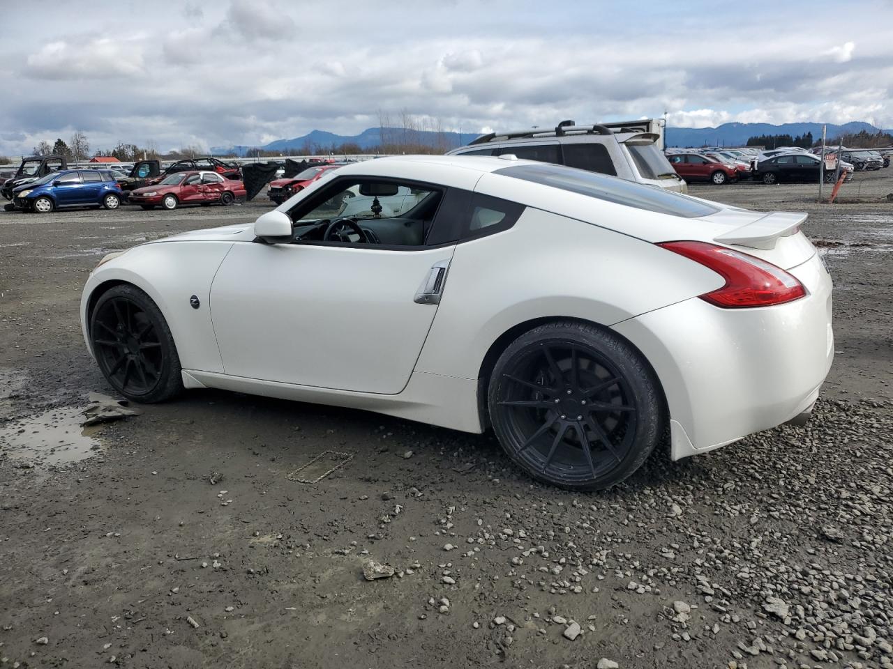 2010 Nissan 370Z - Image 2