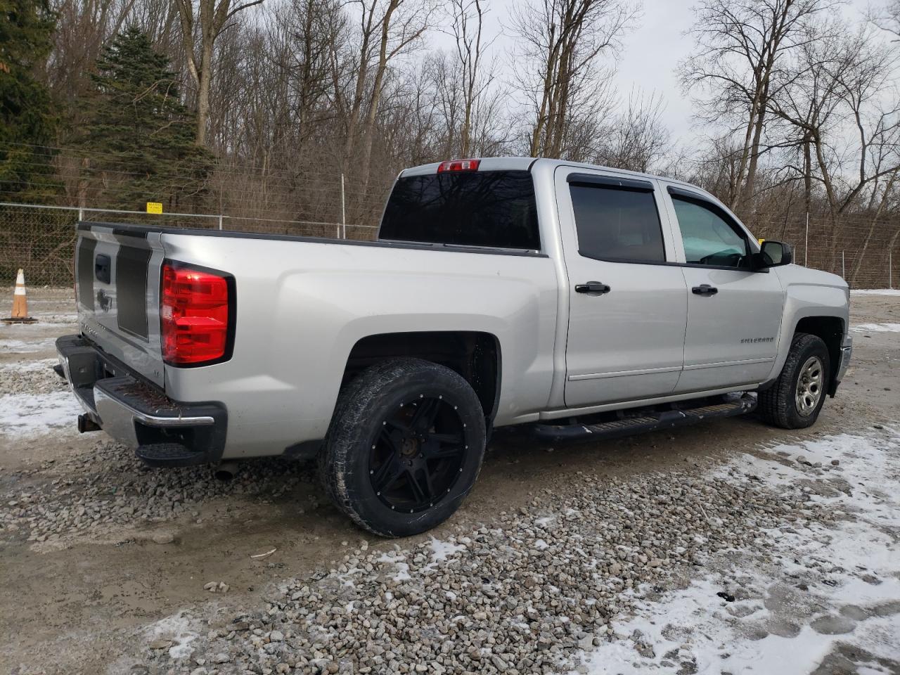 2015 Chevrolet Silverado - Image 3