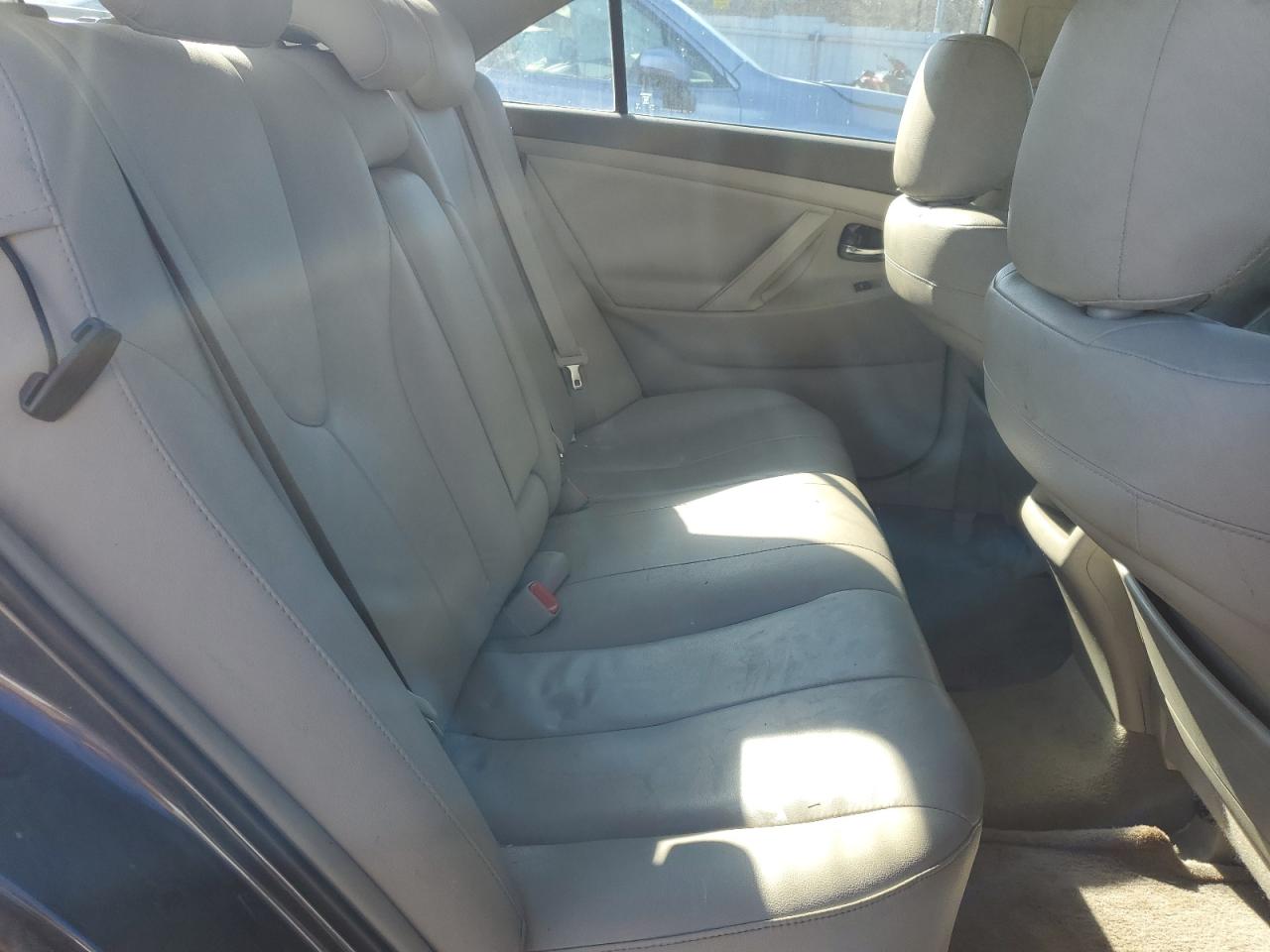 2011 Toyota Camry - Image 10