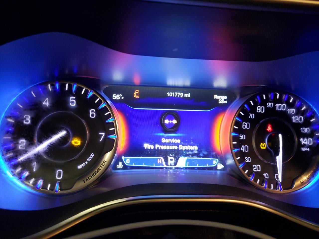 2015 Chrysler 200 - Image 9