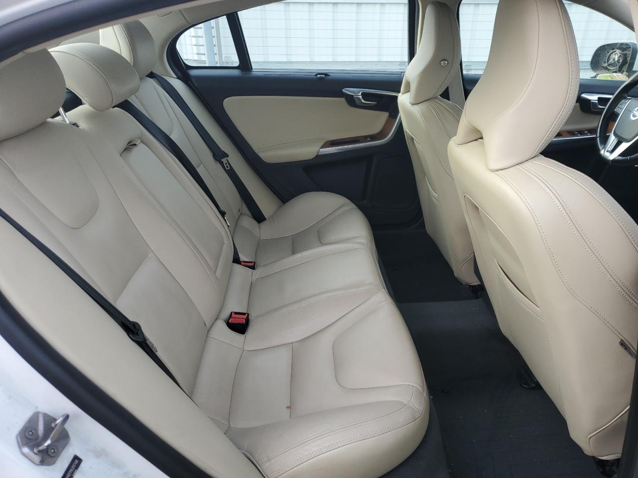 2018 Volvo S60 - Image 10