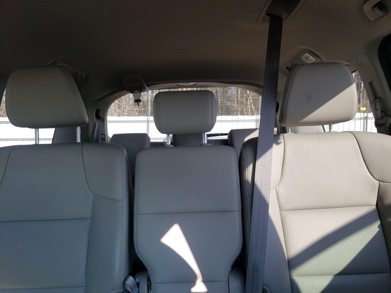 2016 Honda Odyssey - Image 10
