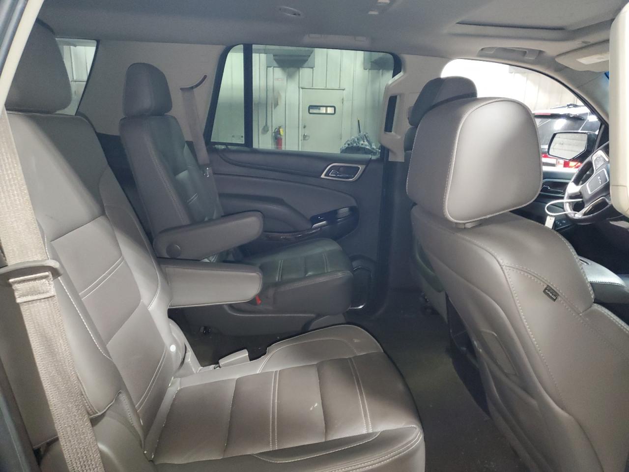 2015 GMC Yukon - Image 11