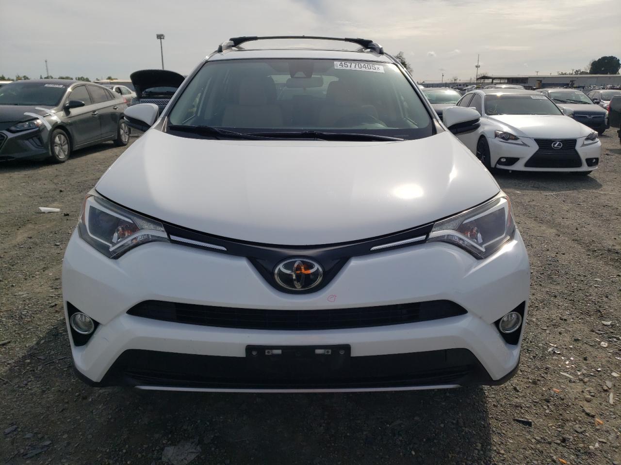 2018 Toyota RAV 4 - Image 5