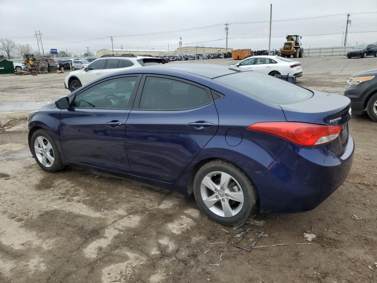 2013 Hyundai Elantra - Image 2