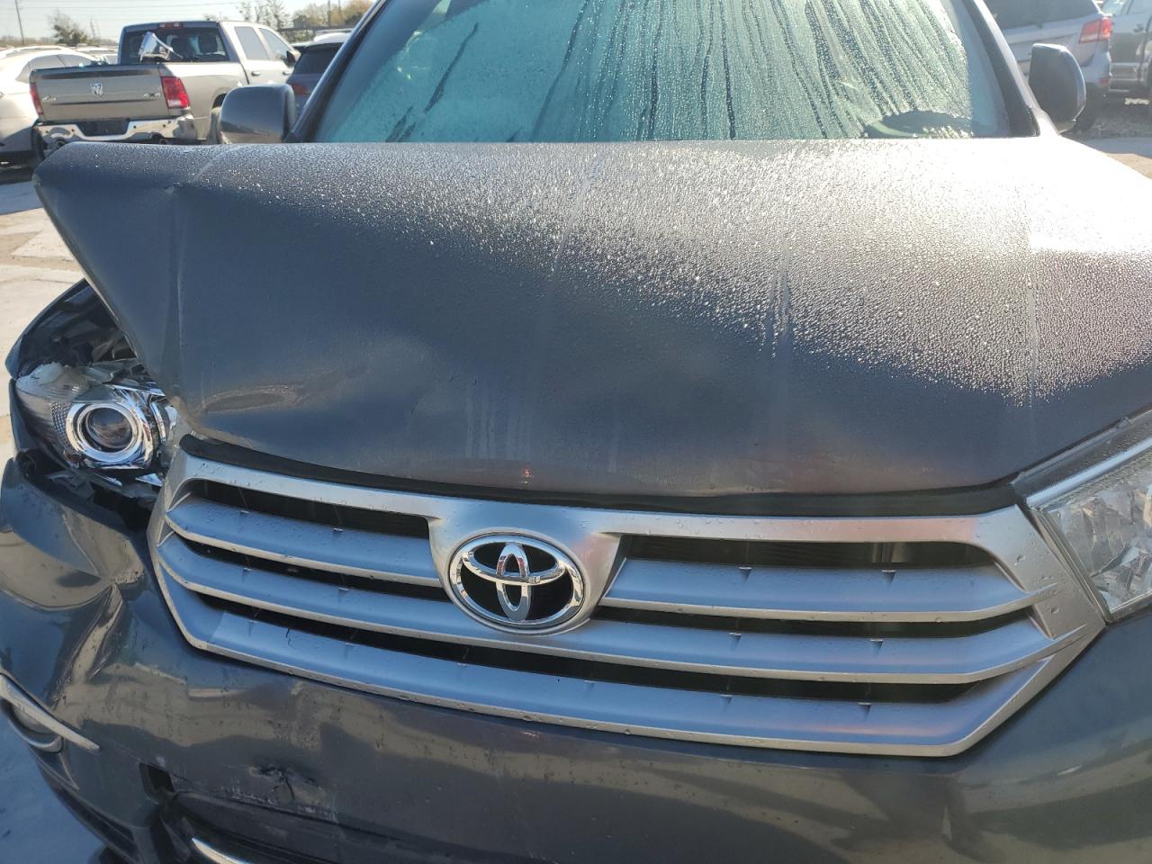 2013 Toyota Highlander - Image 12