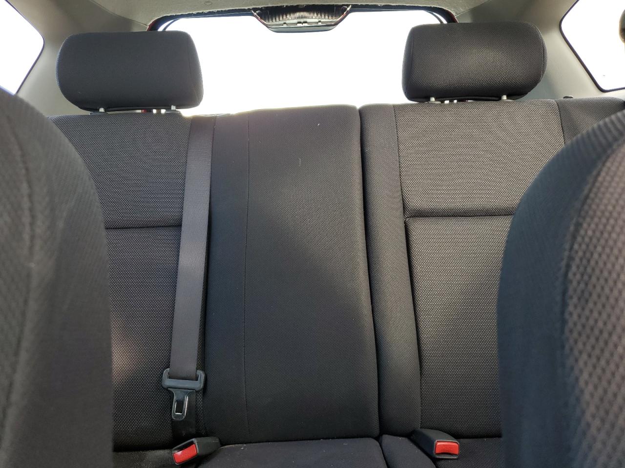 2004 Pontiac Vibe - Image 10