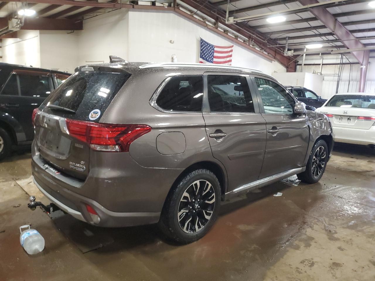2018 Mitsubishi Outlander - Image 3