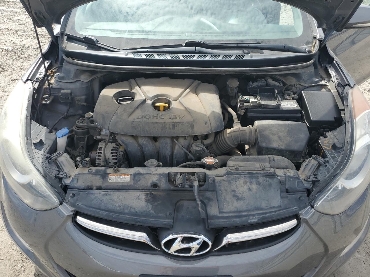 2011 Hyundai Elantra - Image 11