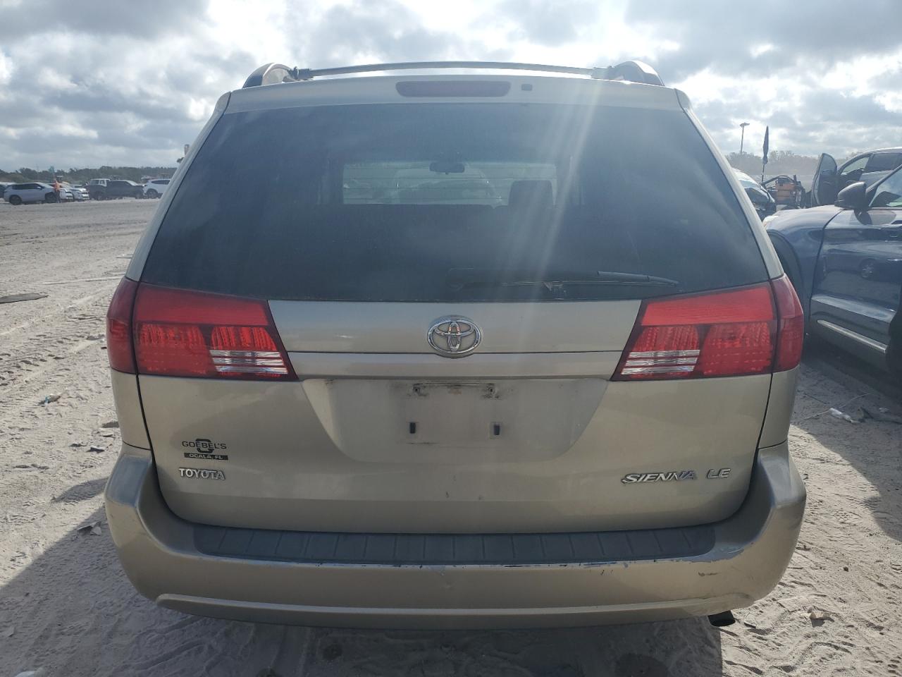 2004 Toyota Sienna - Image 6