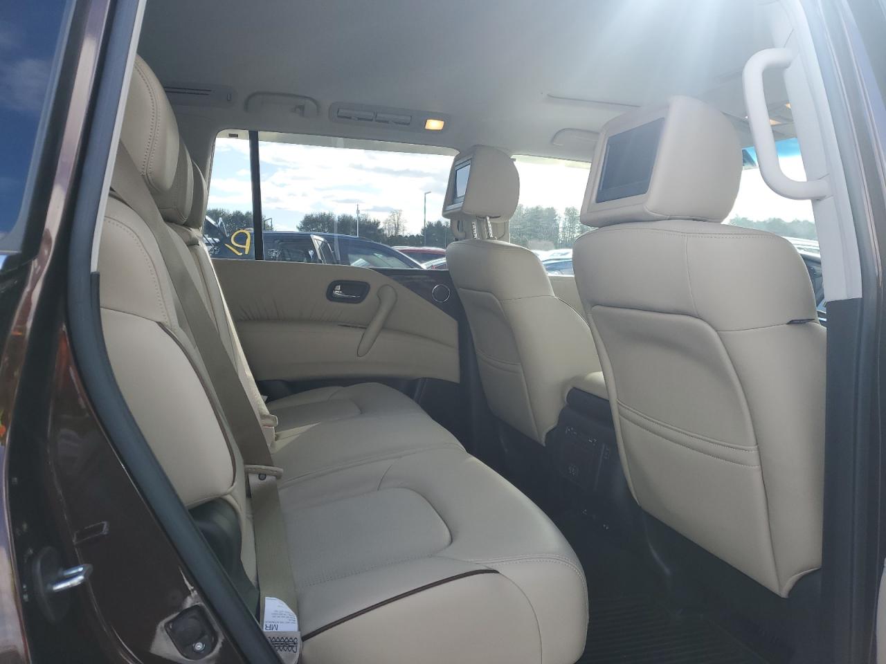 2017 Nissan Armada - Image 11