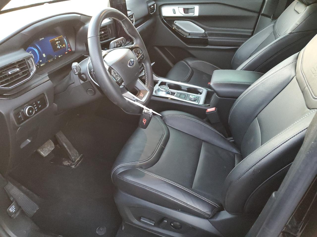 2023 Ford Explorer - Image 7