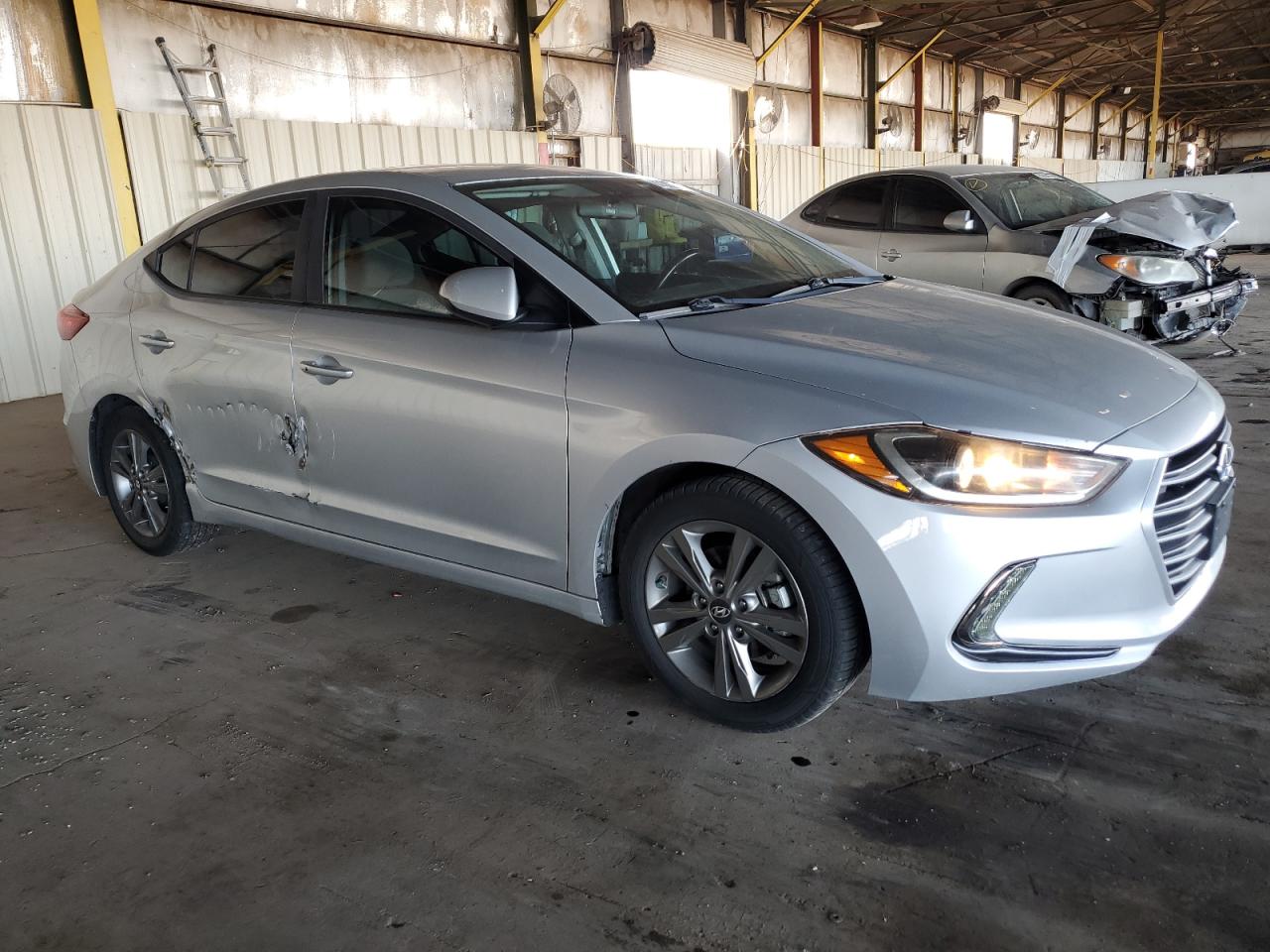 2017 Hyundai Elantra - Image 4