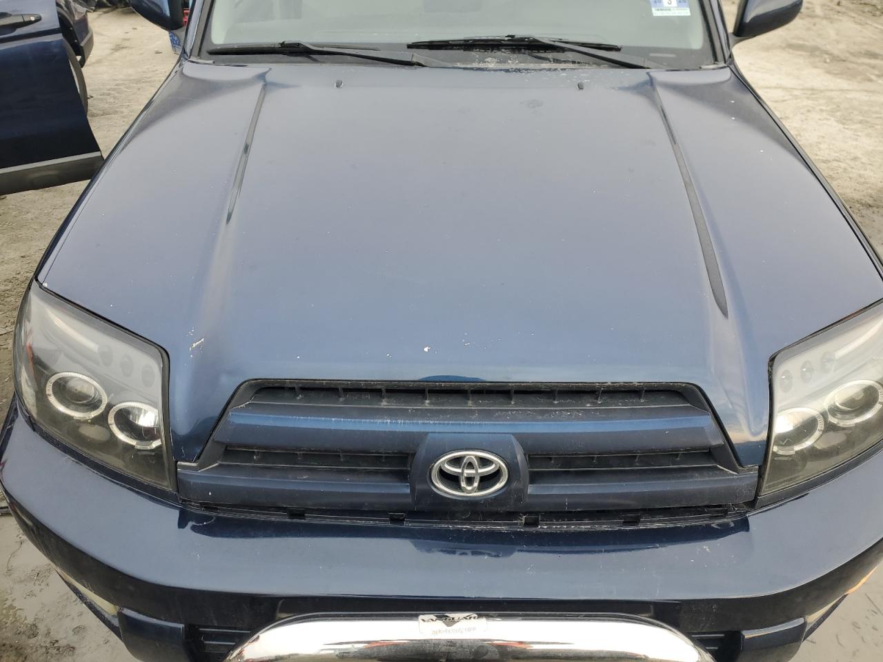 2004 Toyota 4Runner - Image 12