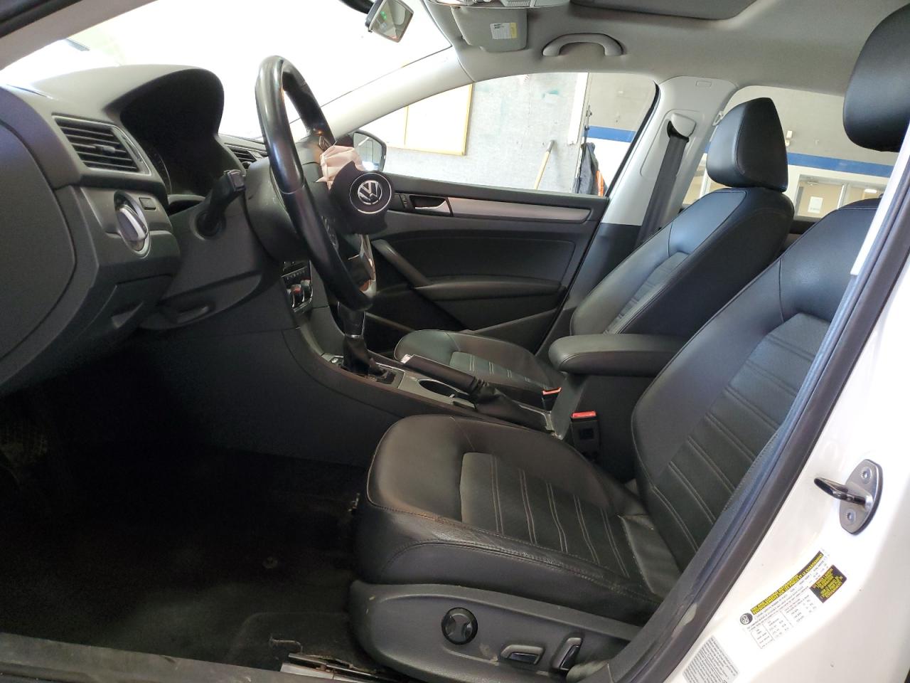 2015 Volkswagen Passat - Image 7