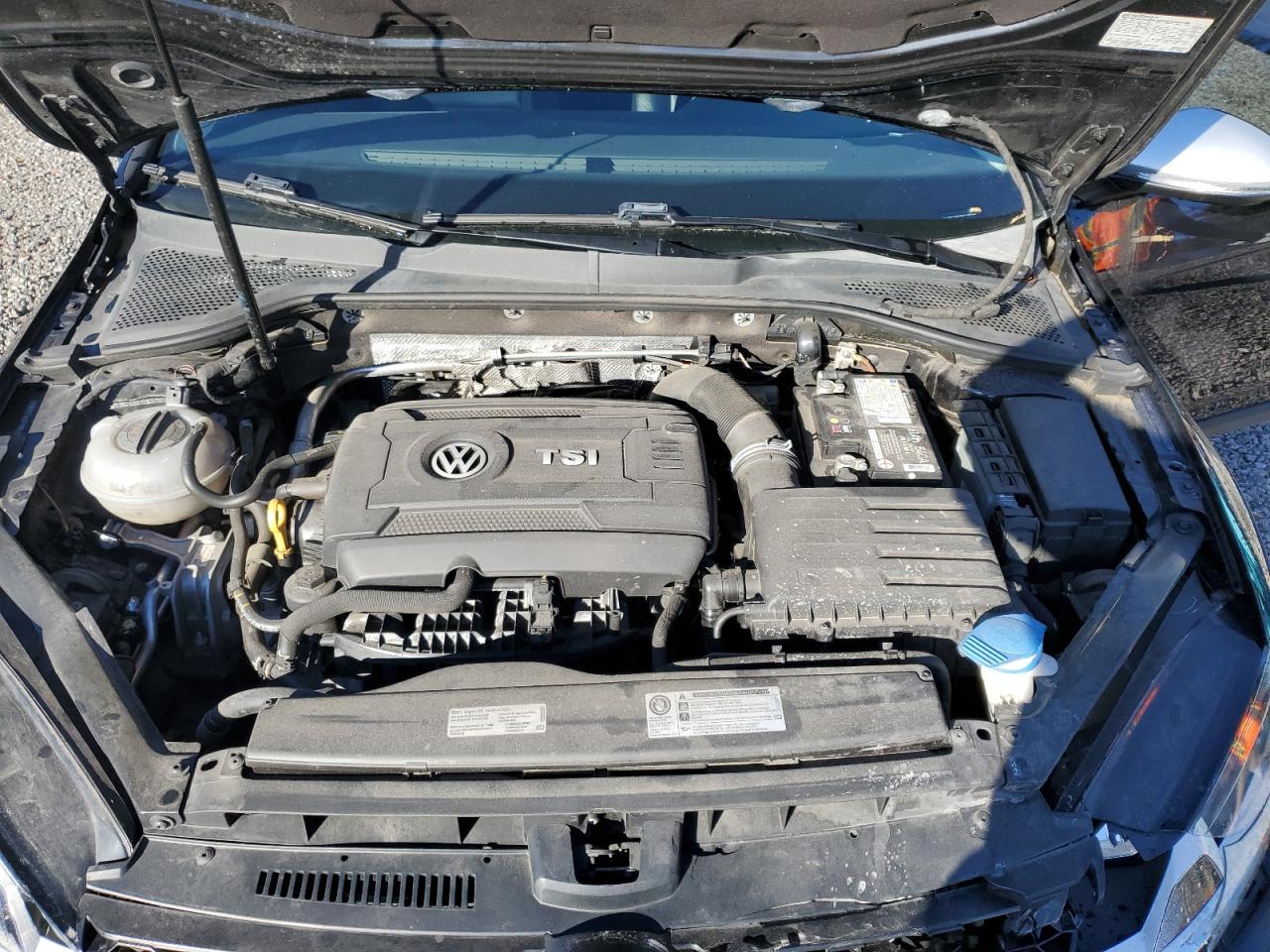2017 Volkswagen Golf - Image 13
