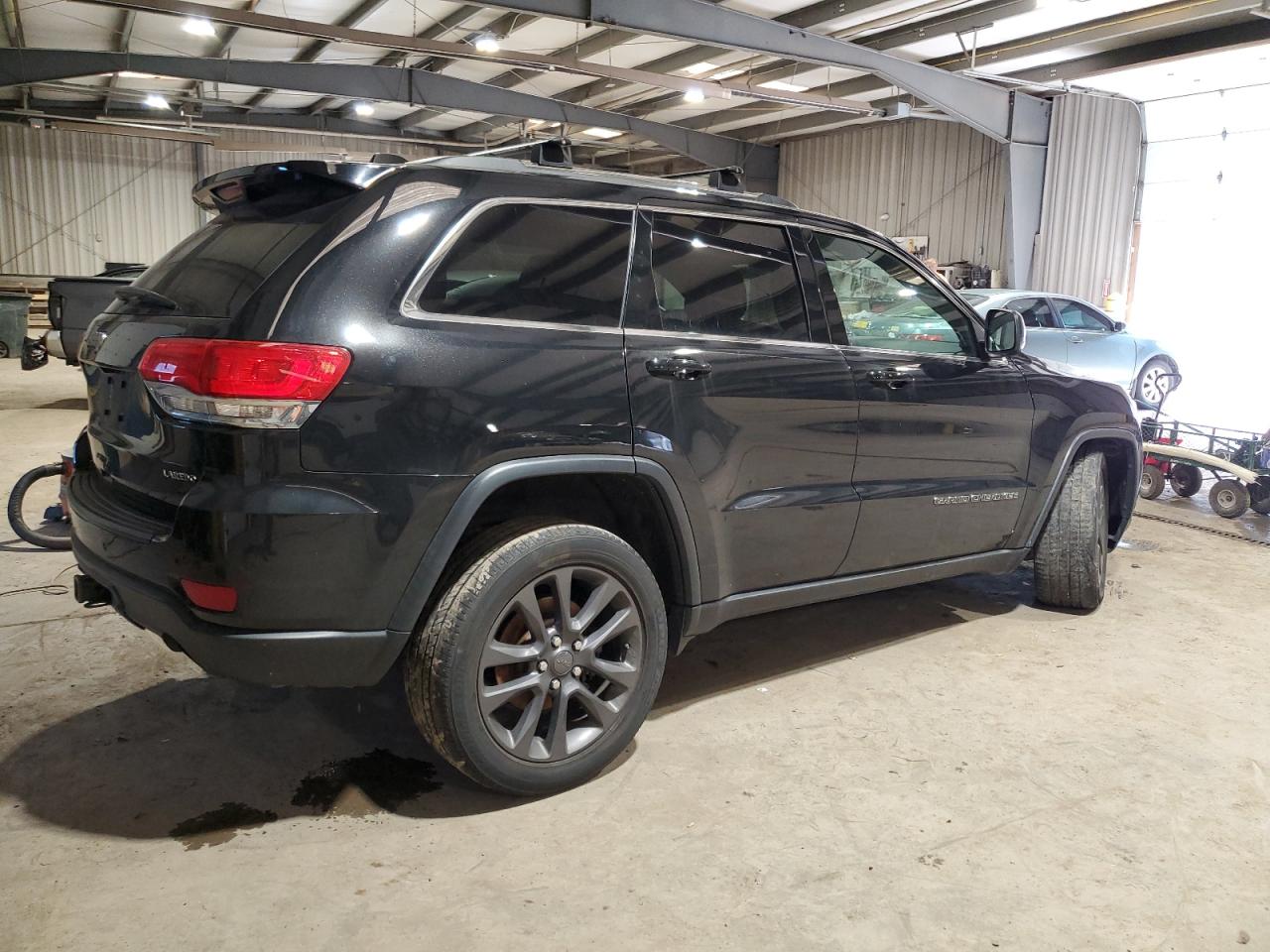2019 Jeep Grand Cherokee - Image 3