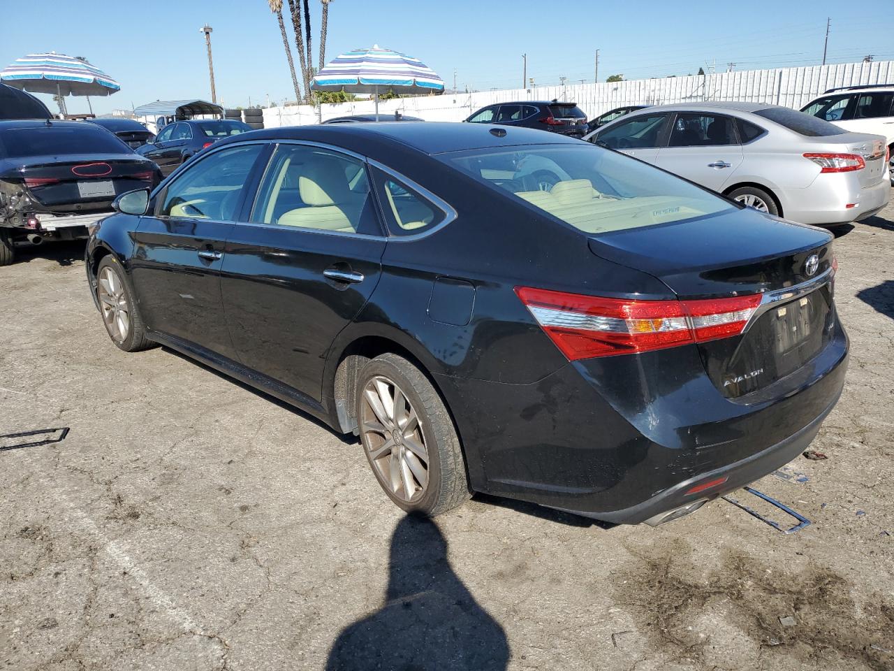 2014 Toyota Avalon - Image 2