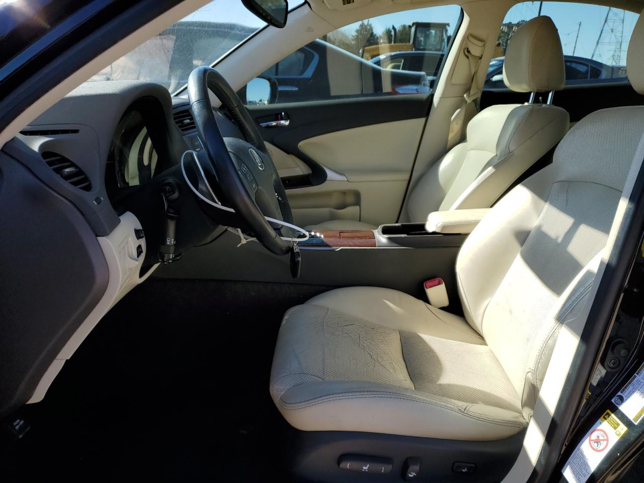 2010 Lexus IS - Image 7