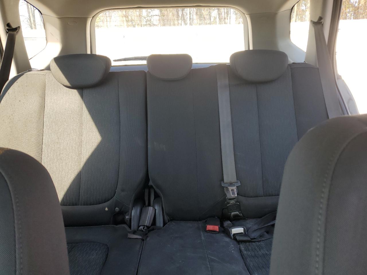 2009 Kia Rondo - Image 10