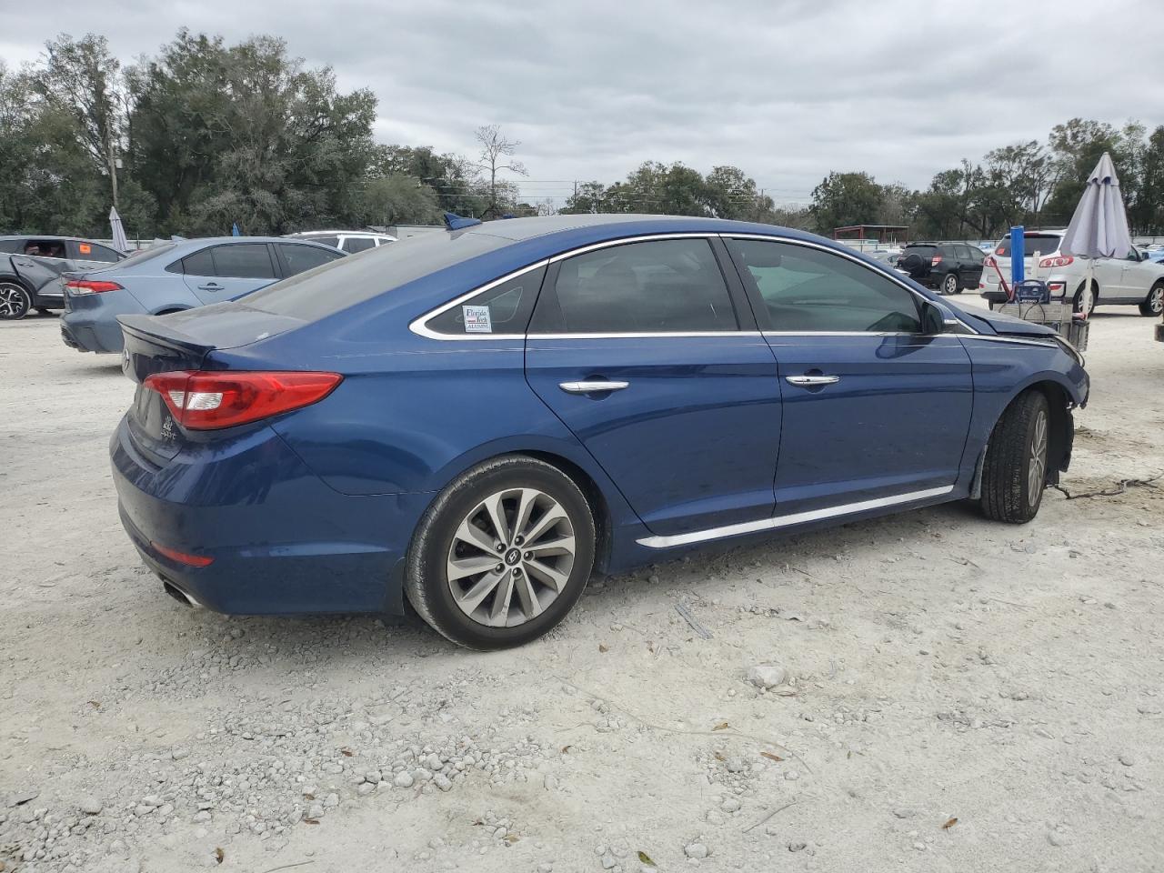 2015 Hyundai Sonata - Image 3