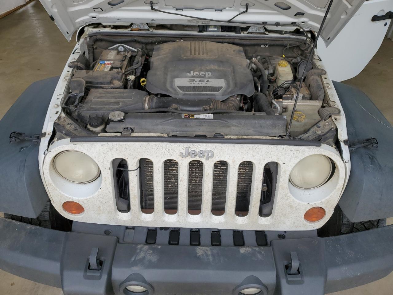 2013 Jeep Wrangler - Image 12