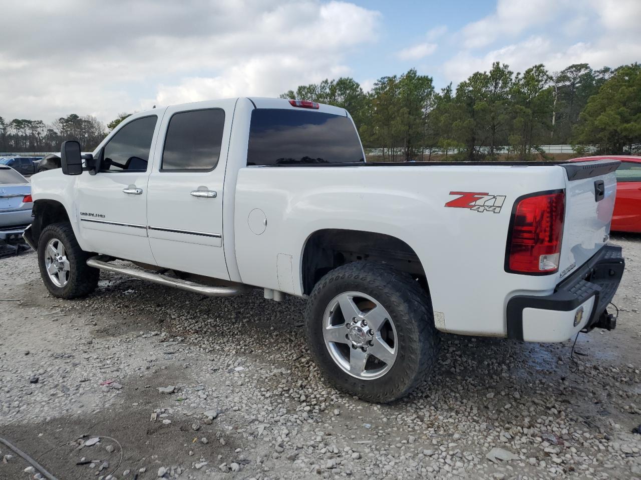 2011 GMC Sierra - Image 2