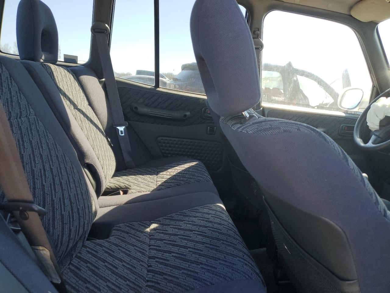 2000 Toyota RAV 4 - Image 11
