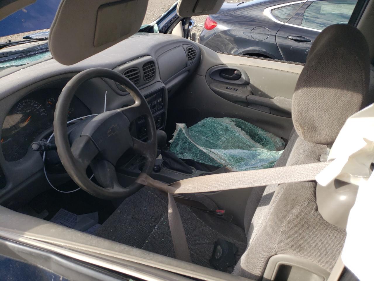 2004 Chevrolet TrailBlazer - Image 8