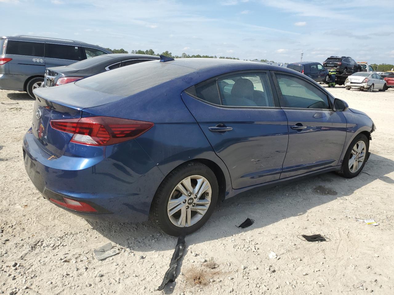 2020 Hyundai Elantra - Image 3