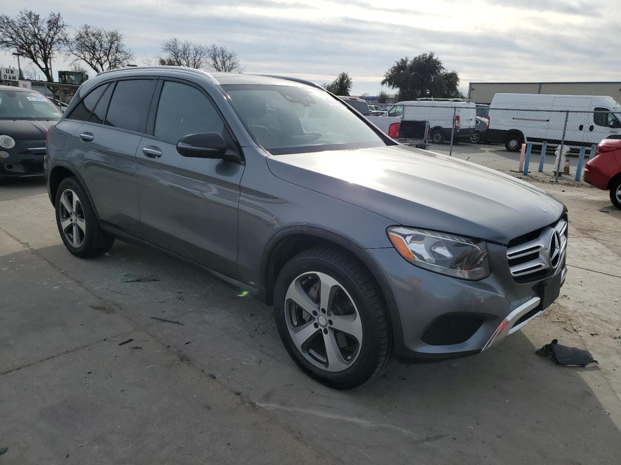 2016 Mercedes-Benz GLC - Image 4