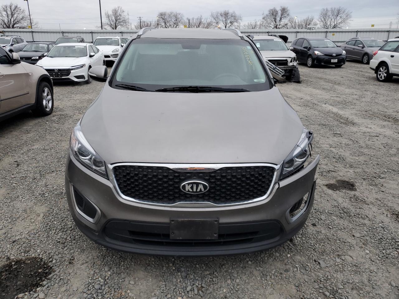 2017 Kia Sorento - Image 5