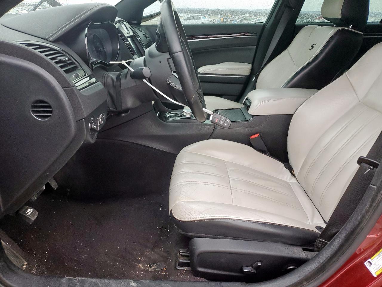 2018 Chrysler 300 - Image 7