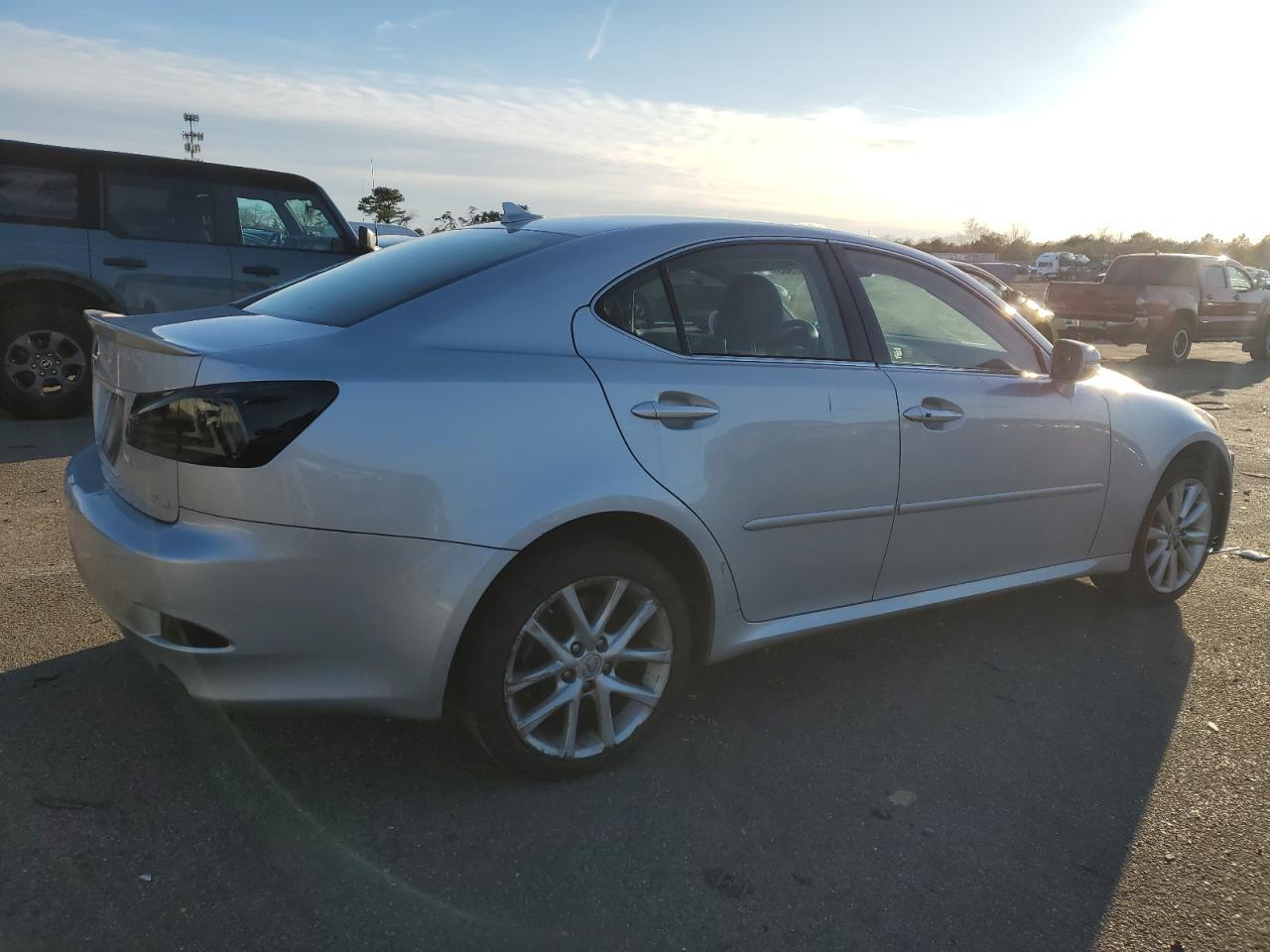 2011 Lexus IS - Image 3