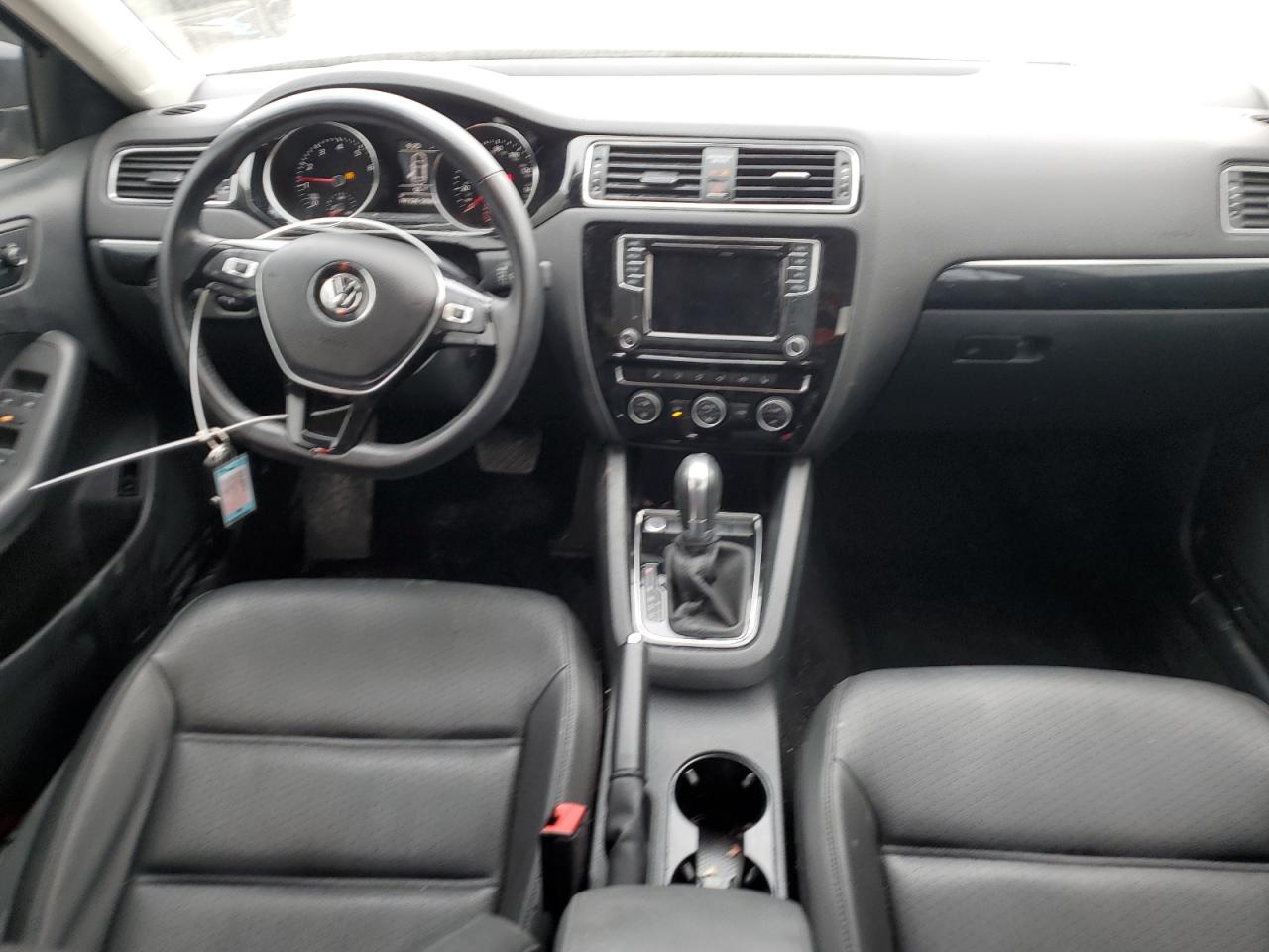 2017 Volkswagen Jetta - Image 8