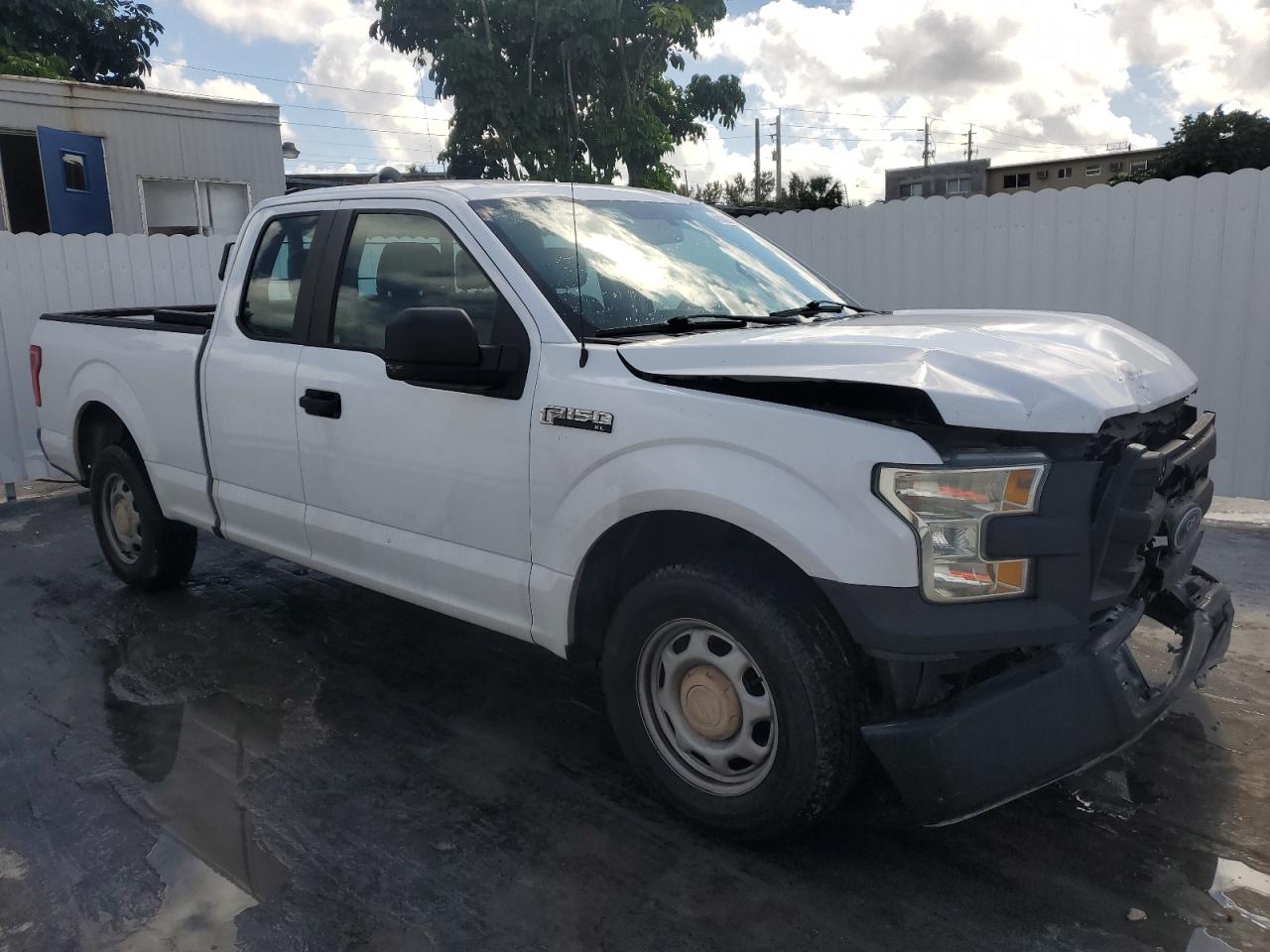 2015 Ford F-150 - Image 4