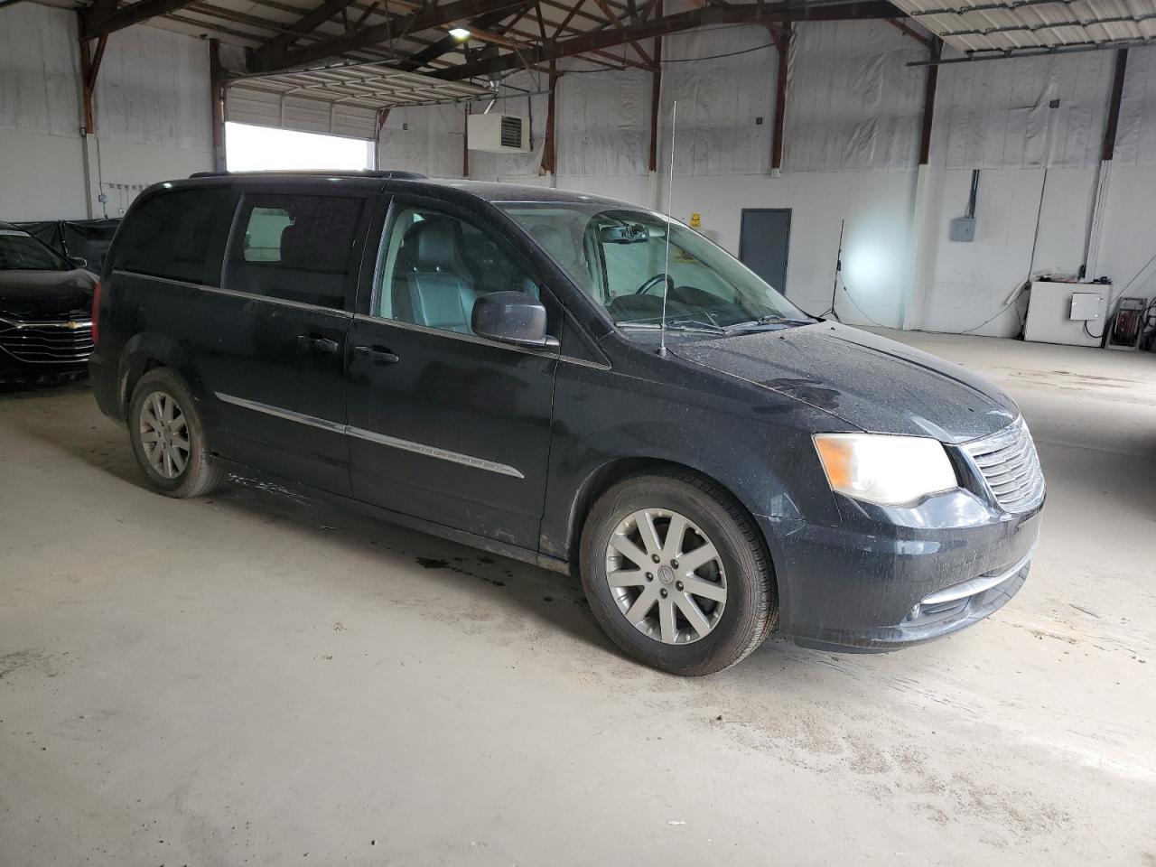 2012 Chrysler Town & Country - Image 4