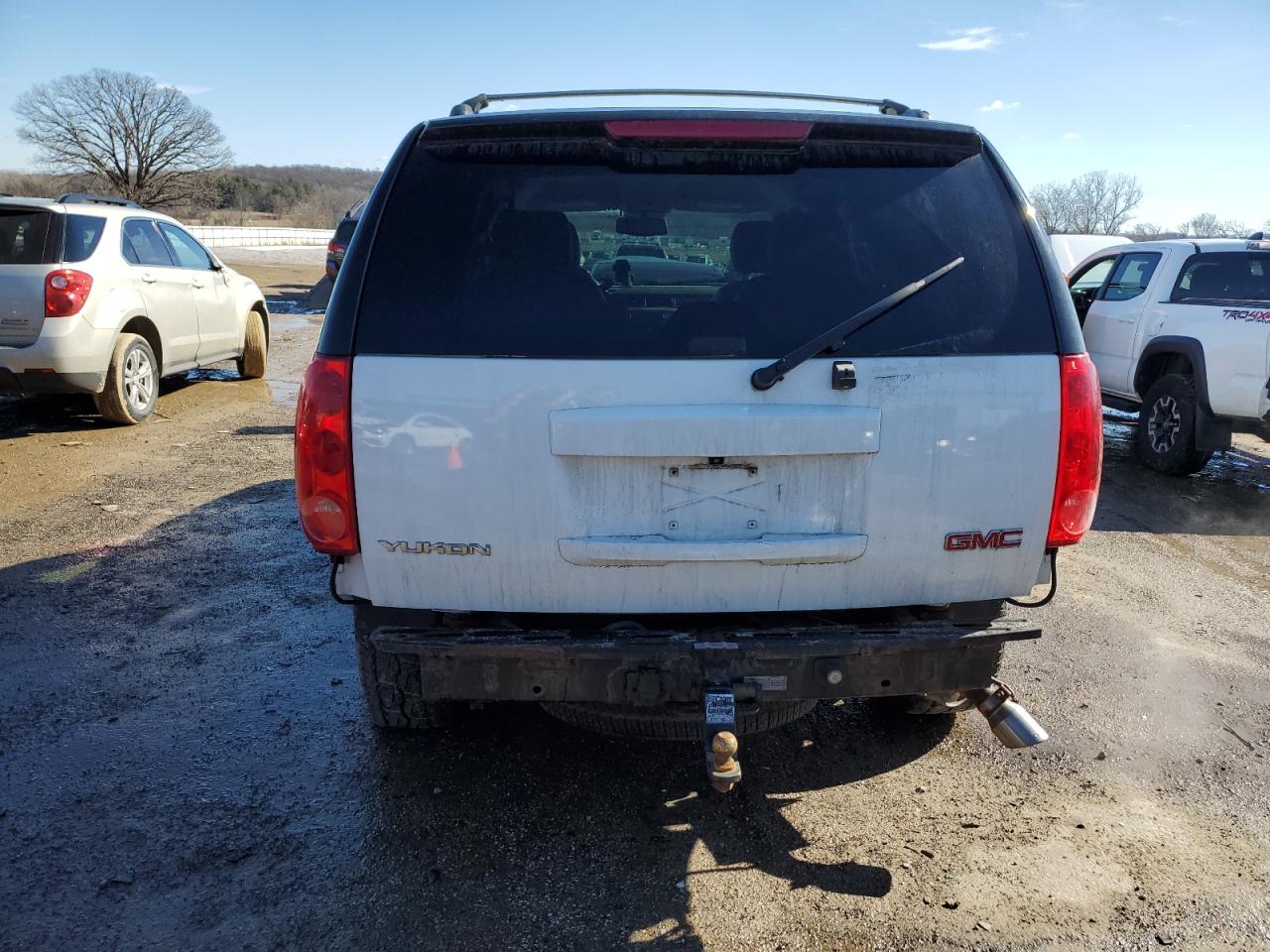 2011 GMC Yukon - Image 6