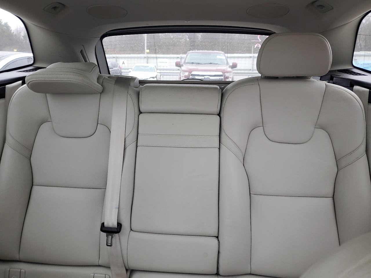 2020 Volvo XC60 - Image 10