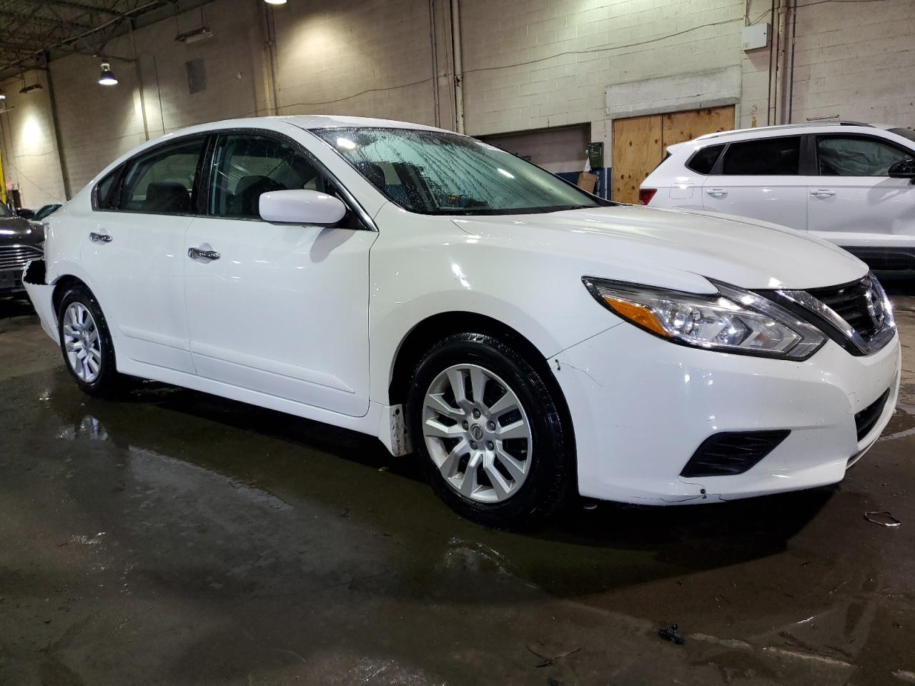 2016 Nissan Altima - Image 4
