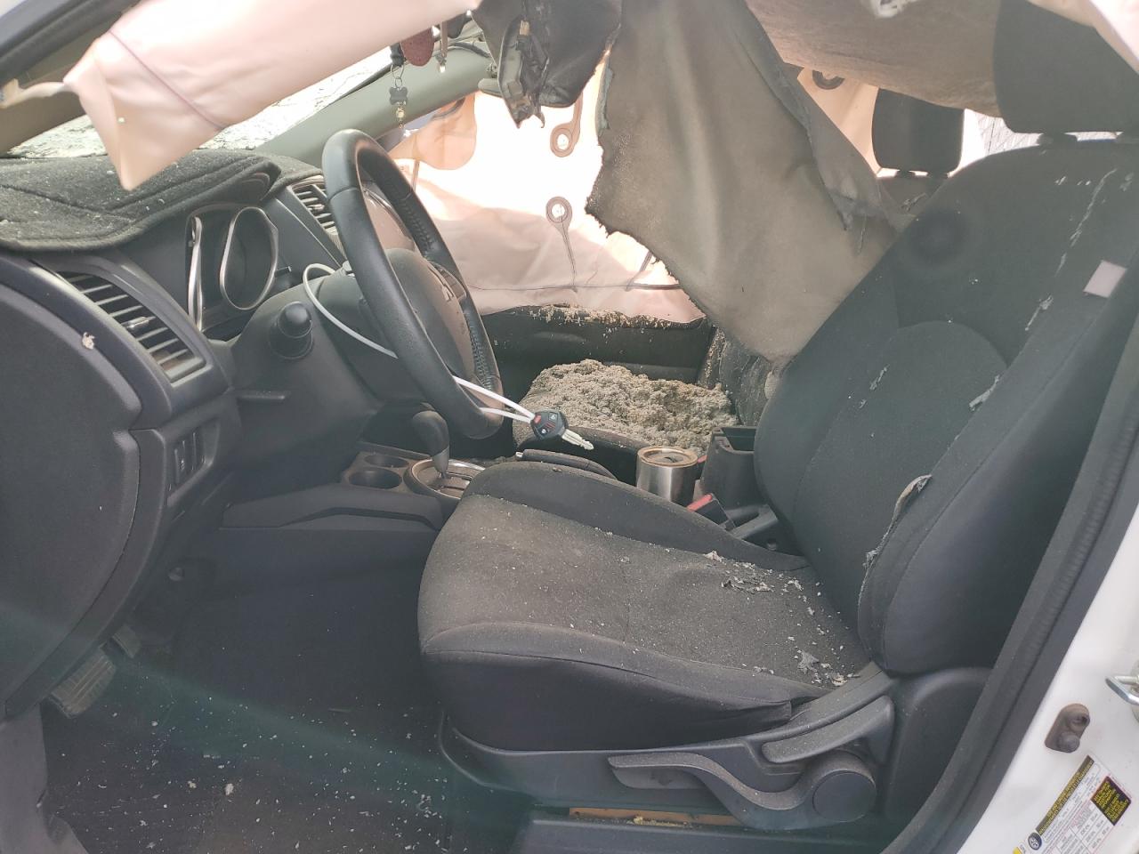 2015 Mitsubishi Outlander - Image 7