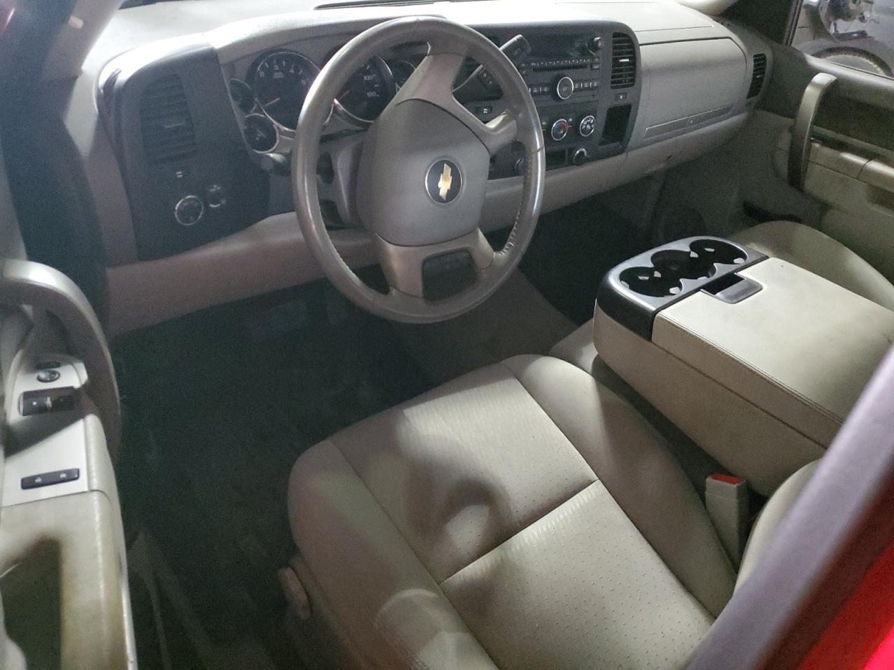 2013 Chevrolet Silverado - Image 8