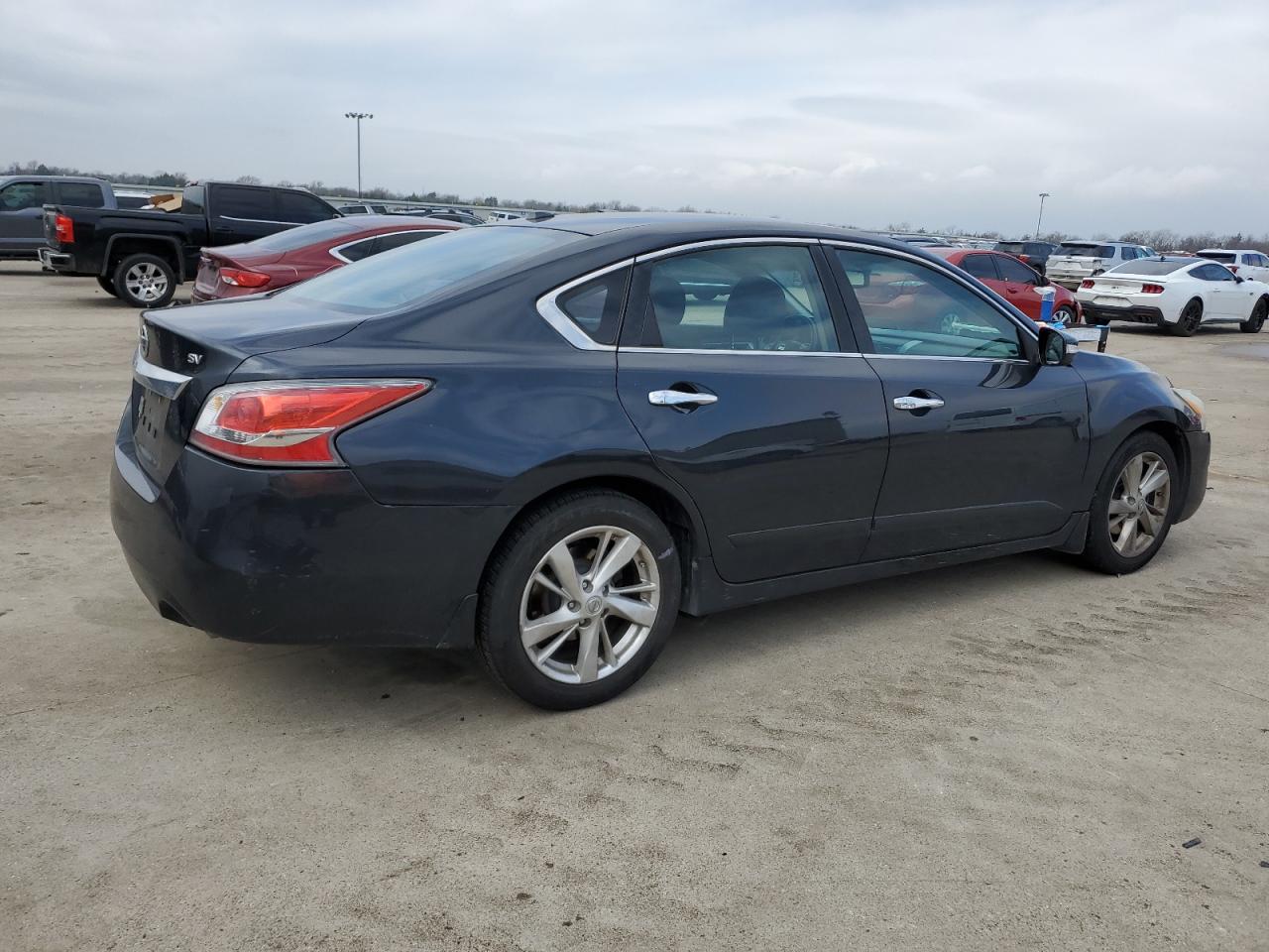 2015 Nissan Altima - Image 3