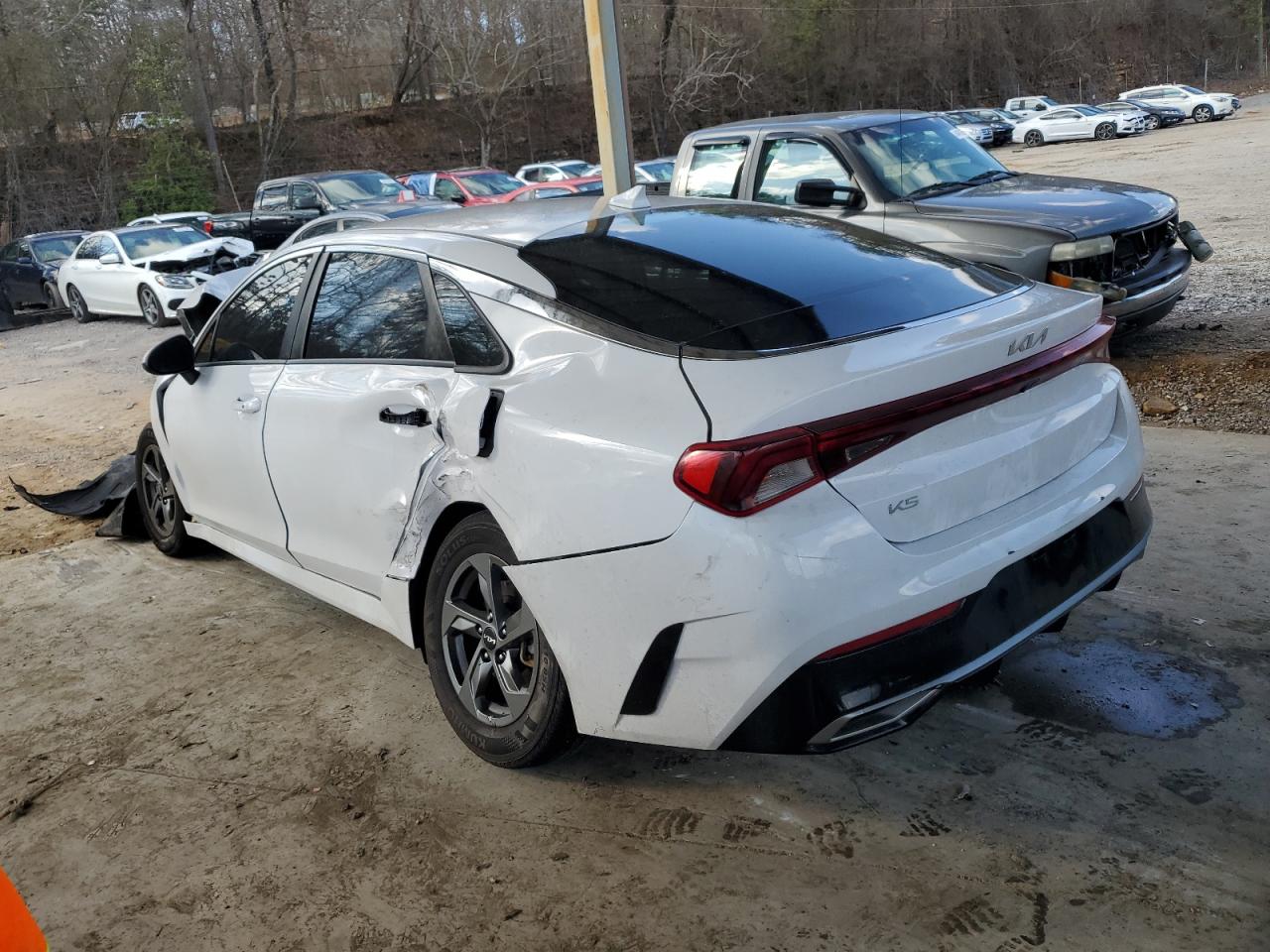 2023 Kia K5 - Image 2