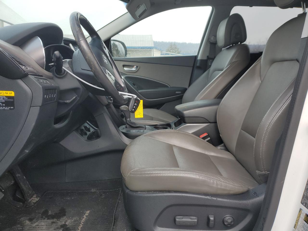2016 Hyundai Santa Fe - Image 7