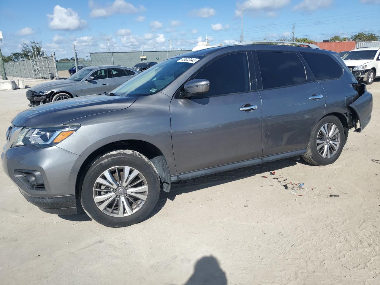 2019 Nissan Pathfinder - Image 1