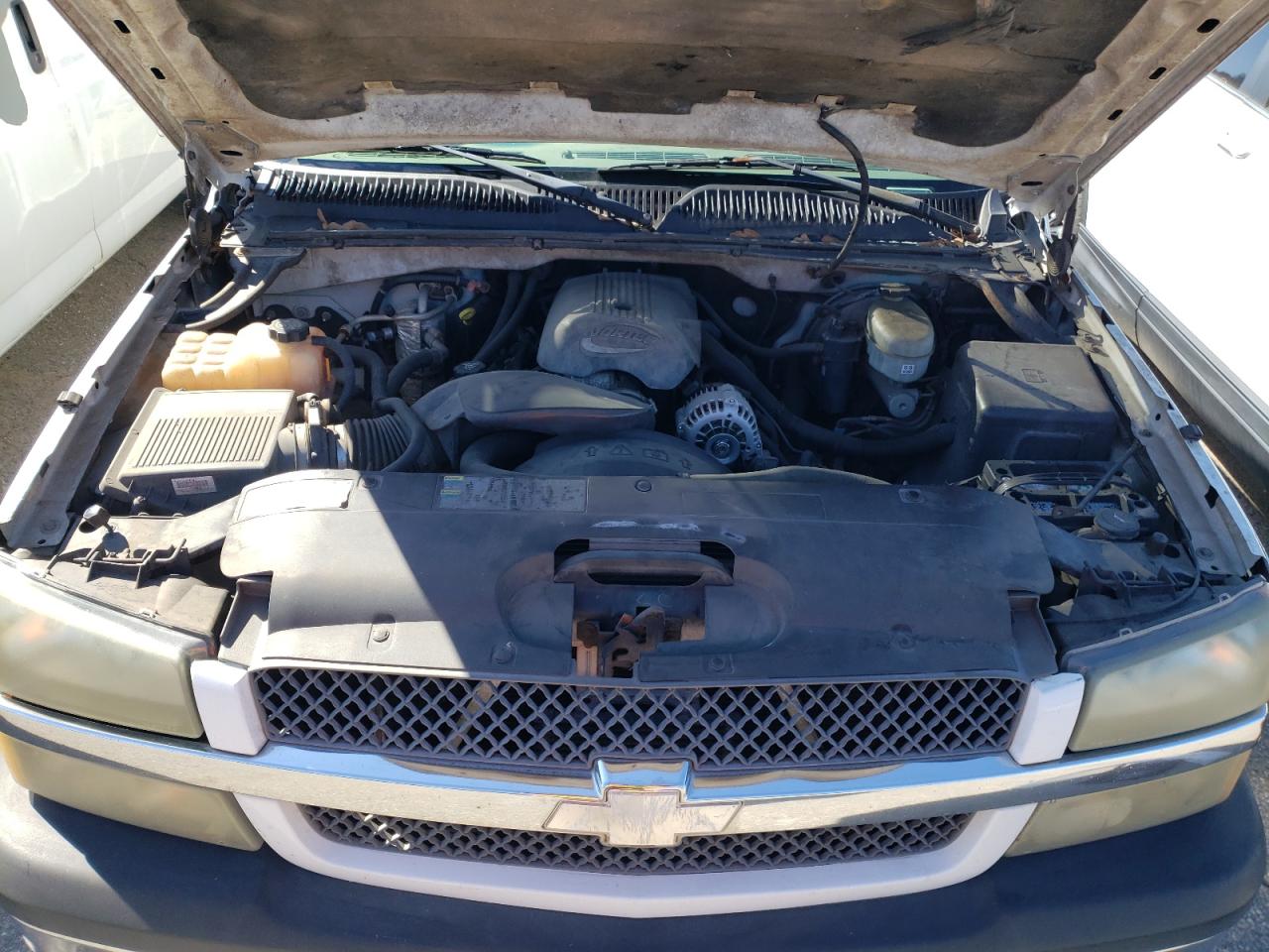 2003 Chevrolet Silverado - Image 11