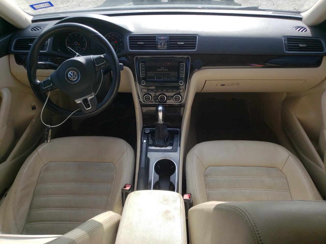 2014 Volkswagen Passat - Image 8