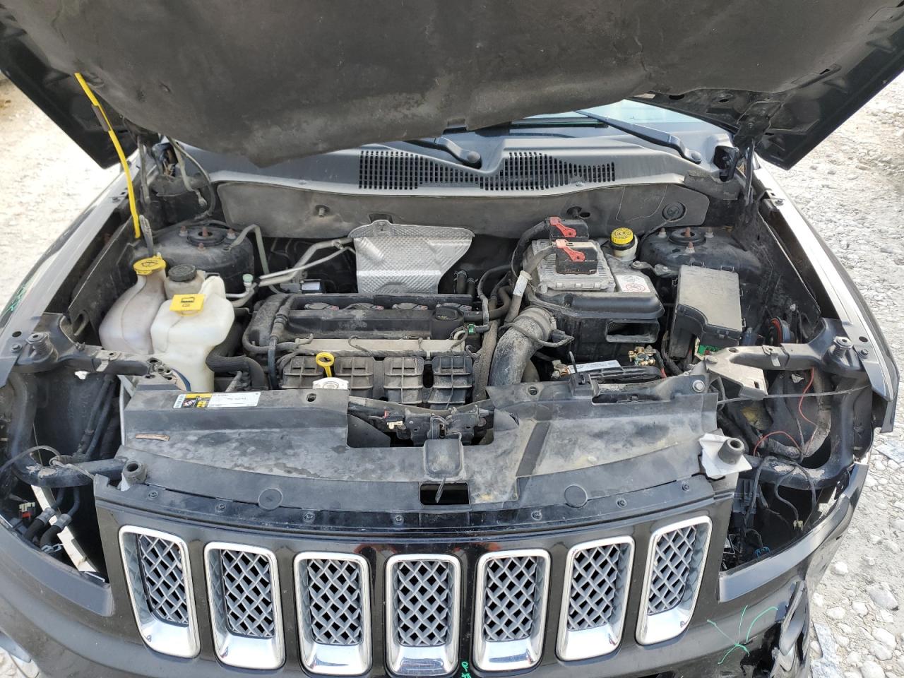 2015 Jeep Compass - Image 12