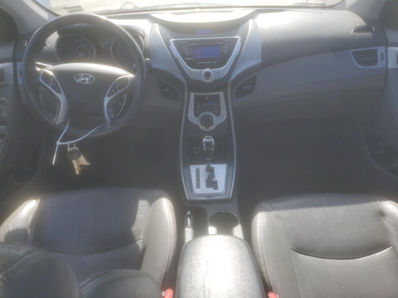 2011 Hyundai Elantra - Image 8